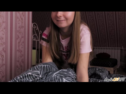 ❤️ Tarraingíonn Blondie BFF go domhain uirthi agus faigheann sí cum ina béal ☑ Super porn uainn ga.123sex.ru